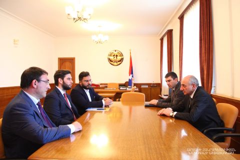 Президент Бако Саакян встретился с директором армянского филиала группы «Эрнекян»