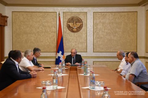 Президент Республики Арцах Бако Саакян встретился с членами Центрального комитета АРФ «Дашнакцутюн» Арцаха