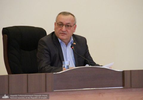 ԱՀ ԱԺ նախագահ Արթուր Թովմասյանը հրավիրել է աշխատանքային խորհրդակցություն