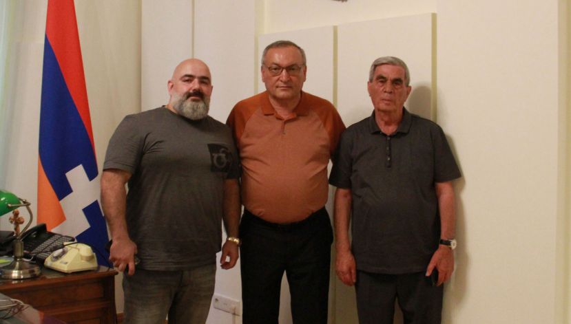 ԱՀ խորհրդարանի ղեկավարը ընդունել է Լևոն Քիրաջյանին ու Կարեն Առաքելյանին