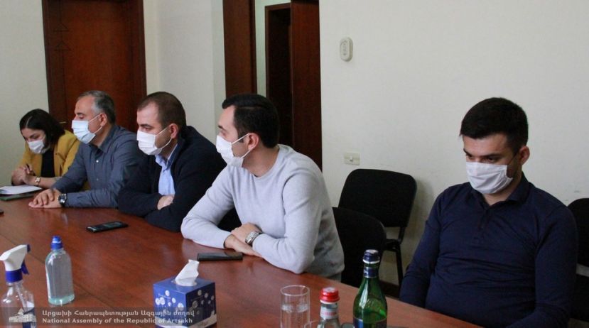 ԱՀ ԱԺ «Ազատ հայրենիք-ՔՄԴ» խմբակցության անդամները ԱՀ ԿԳՄՍ նախարարի հետ քննարկել են ոլորտային հարցեր