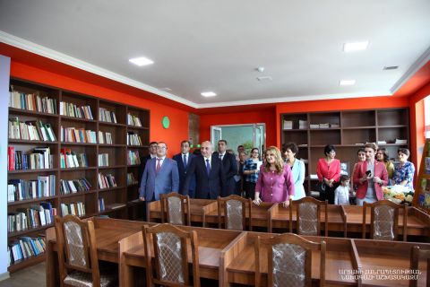 Президент Республики Арцах  присутствовал на торжественной церемонии повторного открытия степанакертской детской библиотеки