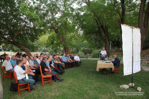 Президент Республики Арцах Бако Саакян провел расширенное совещание