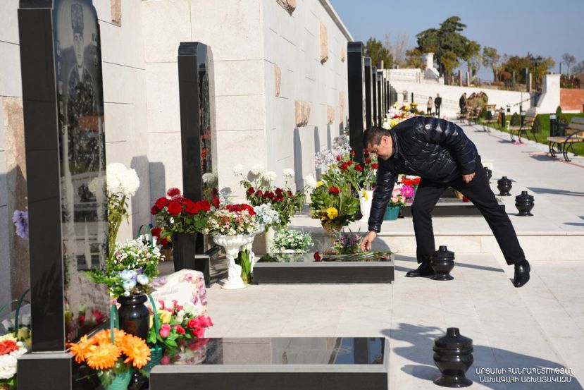 Президент почтил память погибших в ходе третьей Арцахской войны
