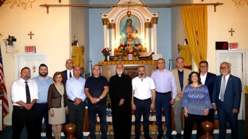 Министр Давид Бабаян посетил армянские церкви в Вашингтоне