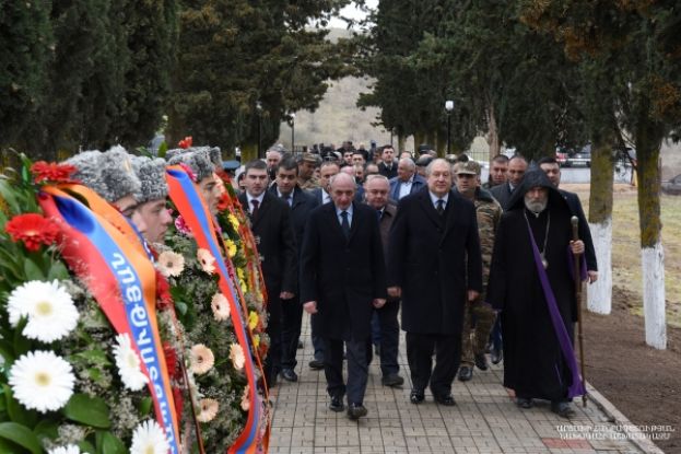 Торжественная церемонии открытия мемориального комплекса в честь погибших воинов-освободителей в селе Магавуз