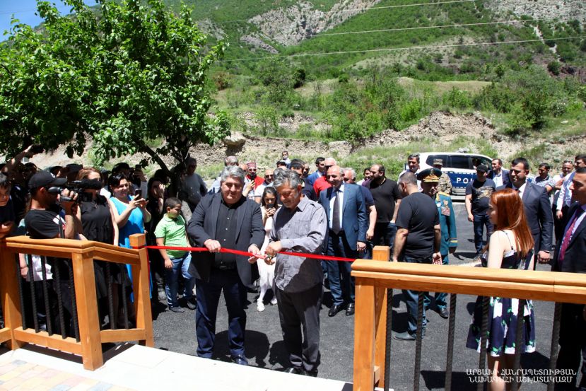 Президент Бако Саакян принял участие в состоявшейся в общине Нор Геташен Шаумянского района церемонии открытия зоны отдыха «Ари Резорт»